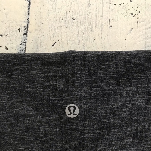 BUNDLE of LULULEMON leggings and sports bra - Picture 4 of 7